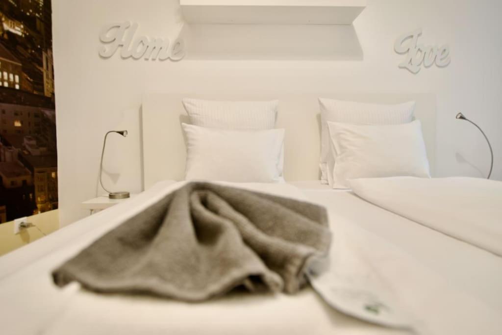 Standard Apartment By Hi5- Podmaniczky Street Budapest Luaran gambar